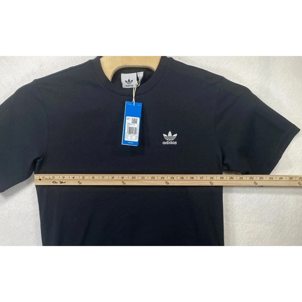 New With Tags Black Adidas Originals Mens t-shirt Size Medium C123